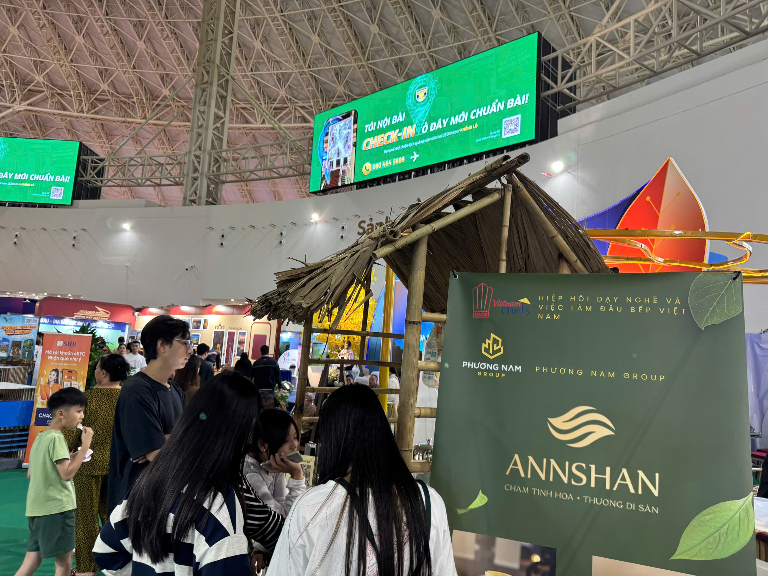 Gian hàng tre ANNSHAN tại sự kiện